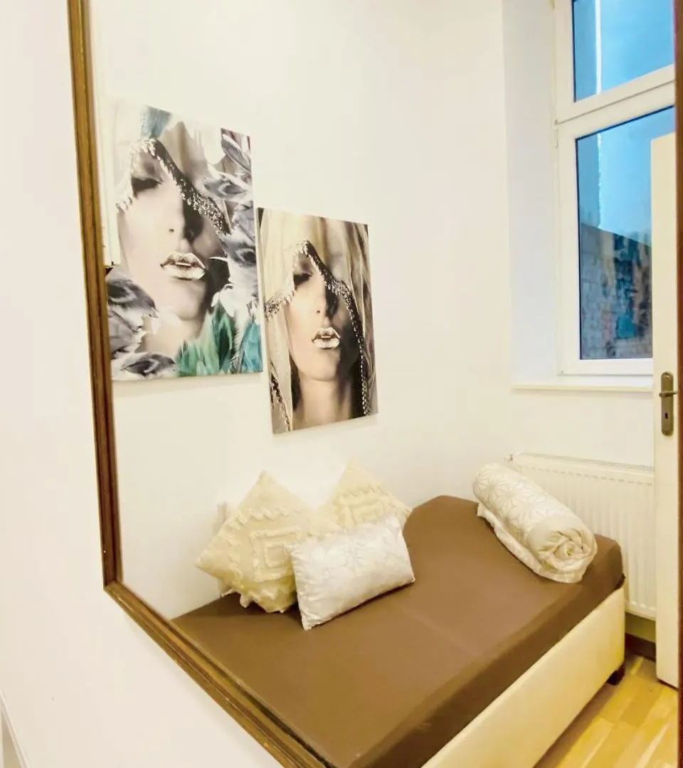 Family Studio- 7 Minutes To Schoenbrunn Palace Vienna 0*,