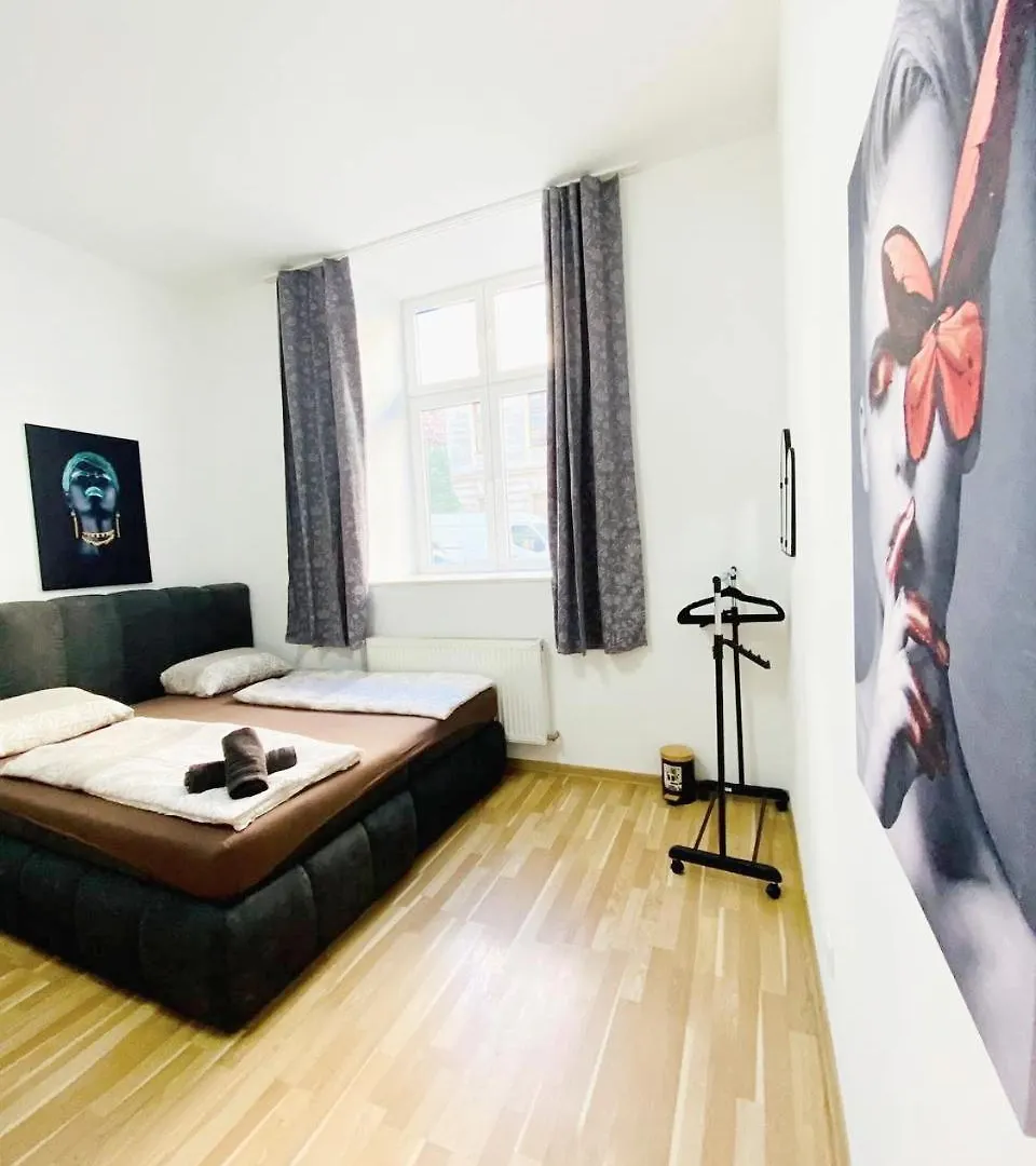 Family Studio- 7 Minutes To Schoenbrunn Palace Vienna