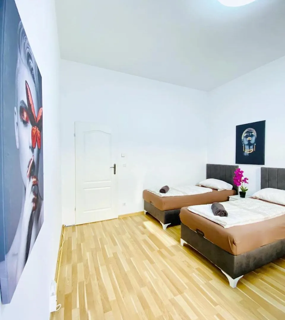 Family Studio- 7 Minutes To Schoenbrunn Palace Vienna Apartment