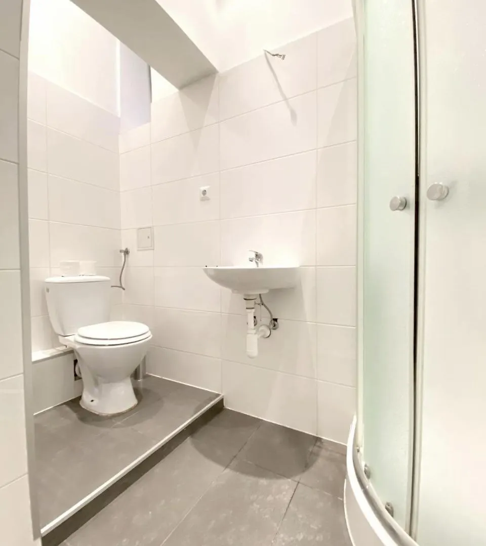Family Studio- 7 Minutes To Schoenbrunn Palace Vienna 0*,  Austria