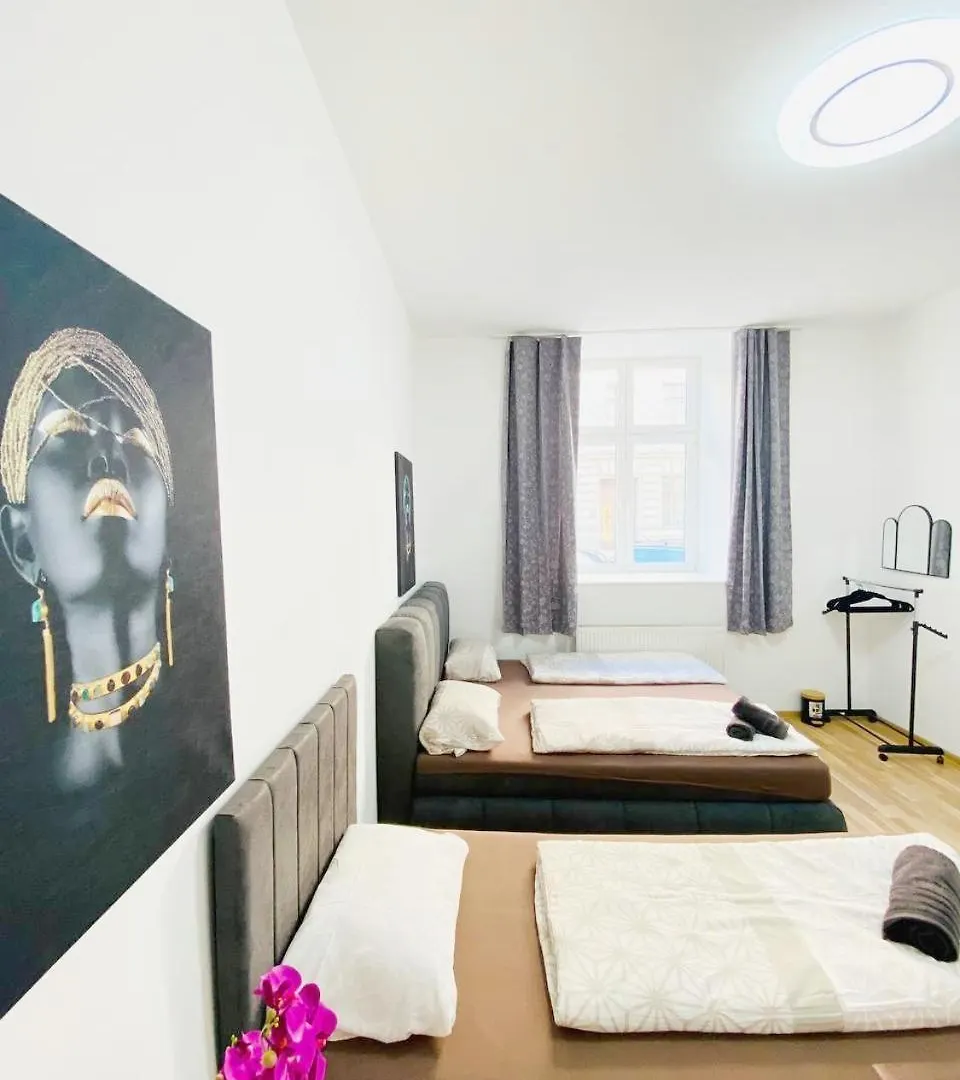 Family Studio- 7 Minutes To Schoenbrunn Palace Vienna 0*,  Austria