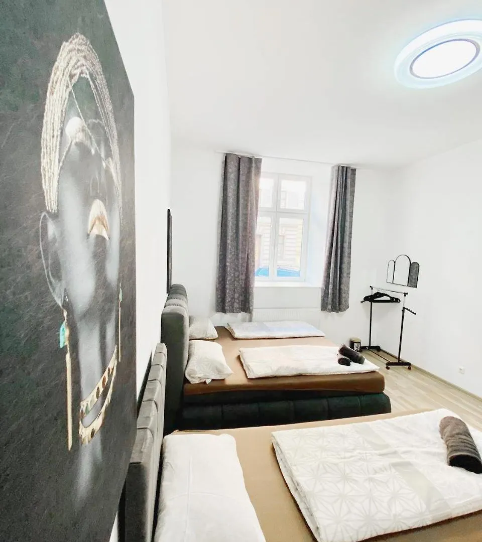 Family Studio- 7 Minutes To Schoenbrunn Palace Vienna Austria